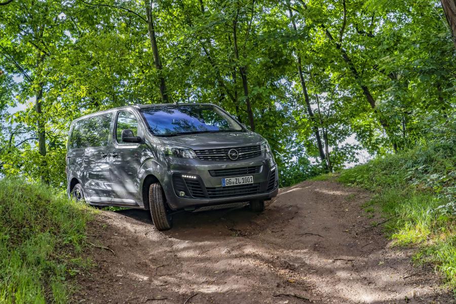  Opel Zafira Life 4x4 2019 года  (фото 17 из 20)